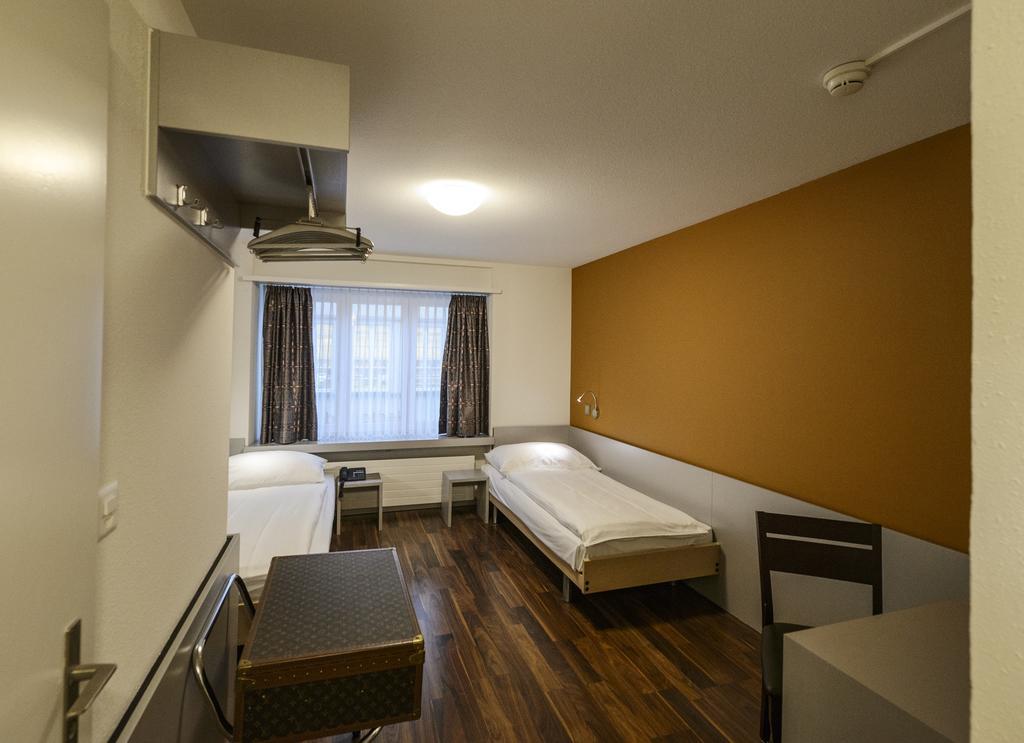 Alexander Guesthouse Zurich Old Town Bilik gambar